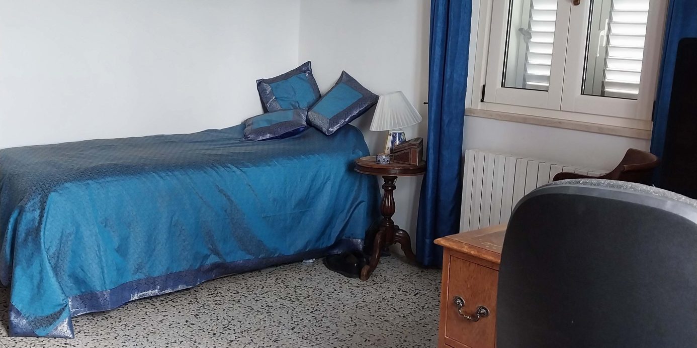 Family property 30 minutes from Pescara airport and beaches, 1 hour from national parks and ski slopes, panoramic views of Abruzzo and just 10 minutes of the vibrant towns of Loreto Aprutino and Penne