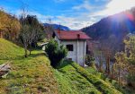 Detached semi-detached house with private garden