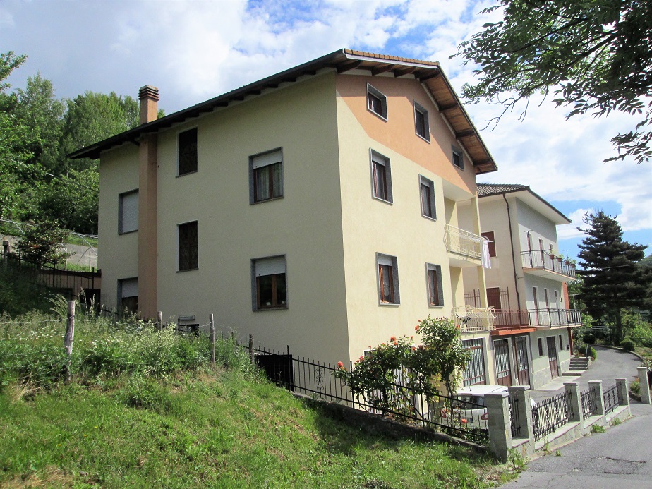 Semi-detached villa near the center of Ormea.