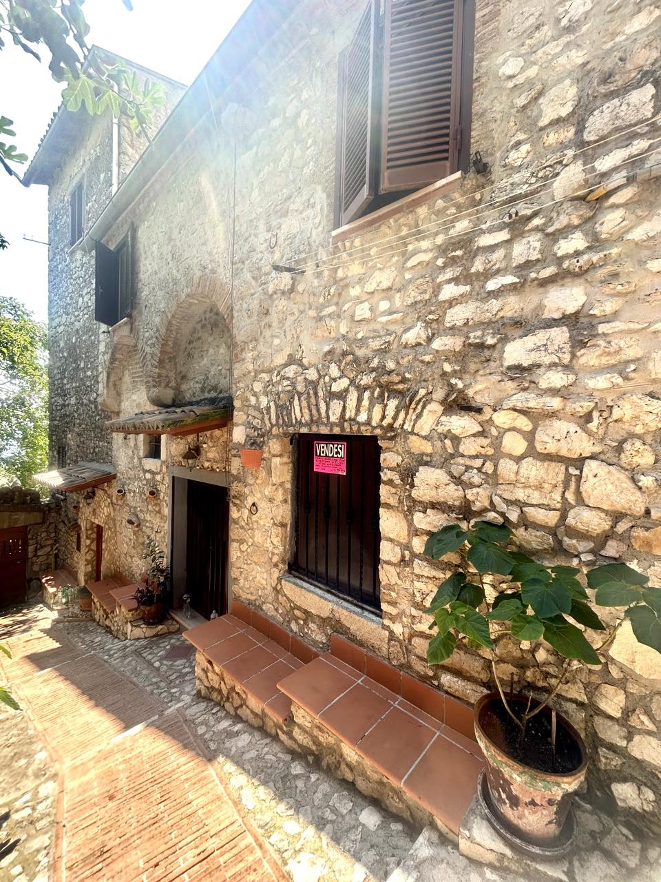 Beautiful stone house for sale in Veroli, Lazio region. Two homes for the price of one, renovated and partially furnished.