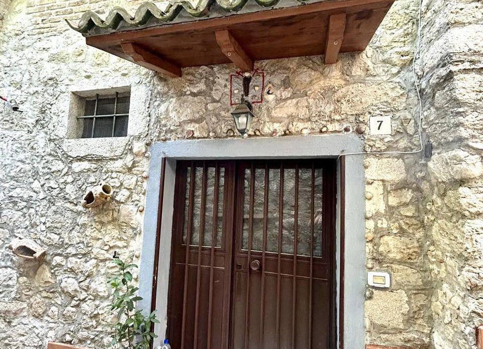 Beautiful stone house for sale in Veroli, Lazio region. Two homes for the price of one, renovated and partially furnished.