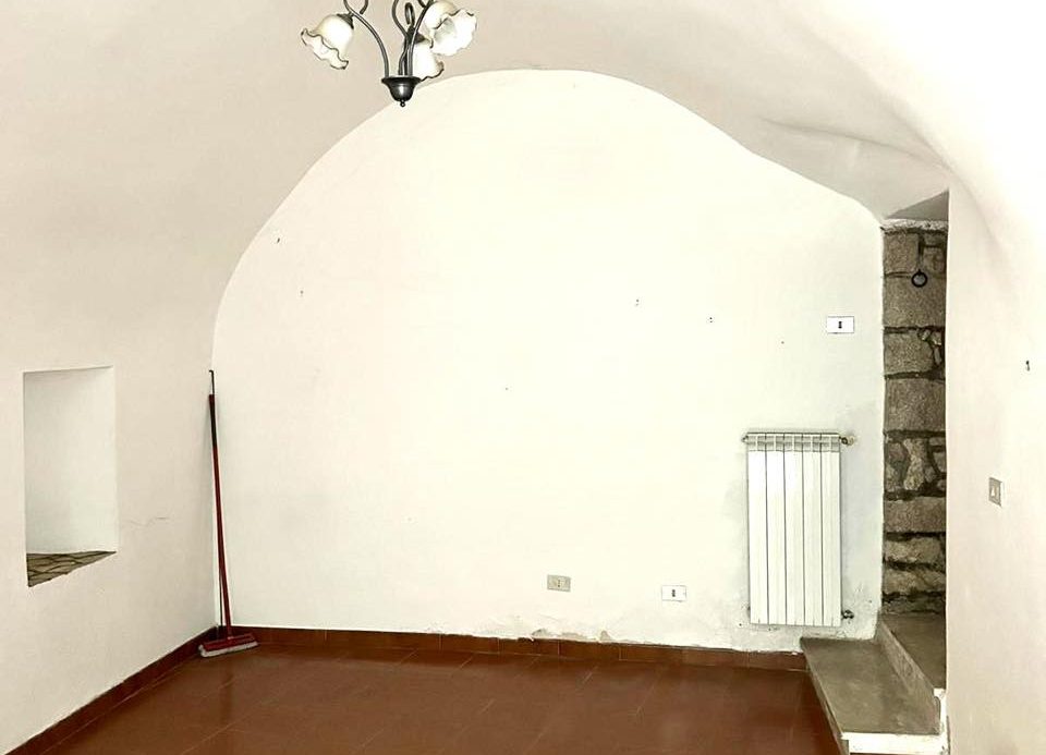 Beautiful stone house for sale in Veroli, Lazio region. Two homes for the price of one, renovated and partially furnished.