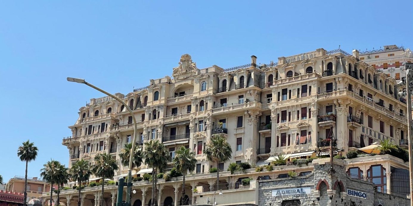 Sea Facing Apartment – Genoa, Liguria