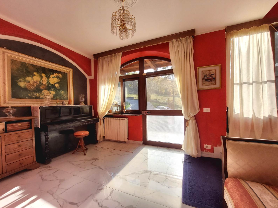Villa with privare garden and small pool