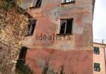 Rustic house with approved renovation project into three apartments in Cogorno, Lavagna
