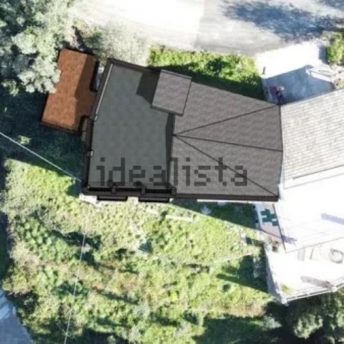 Rustic house with approved renovation project into three apartments in Cogorno, Lavagna