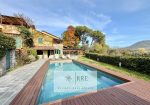 Spectacular villa in Golf Club in Garlenda with Swimmingpool