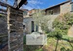 Semi-detached house with terrace overlooking the valley in Aquila d’Arroscia