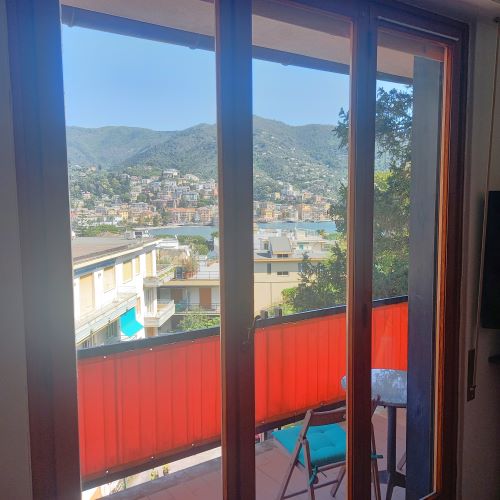Penthouse with sea views of the Gulf of Rapallo, a stone’s throw from the marina and beaches in Rapallo, Via Vespucci