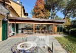 Spectacular villa in Golf Club in Garlenda with Swimmingpool