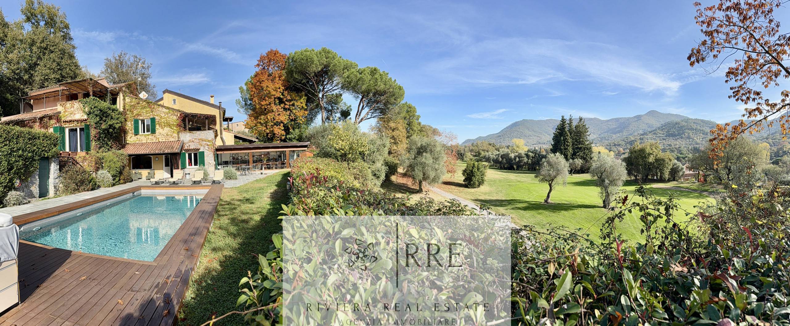 Spectacular villa in Golf Club in Garlenda with Swimmingpool