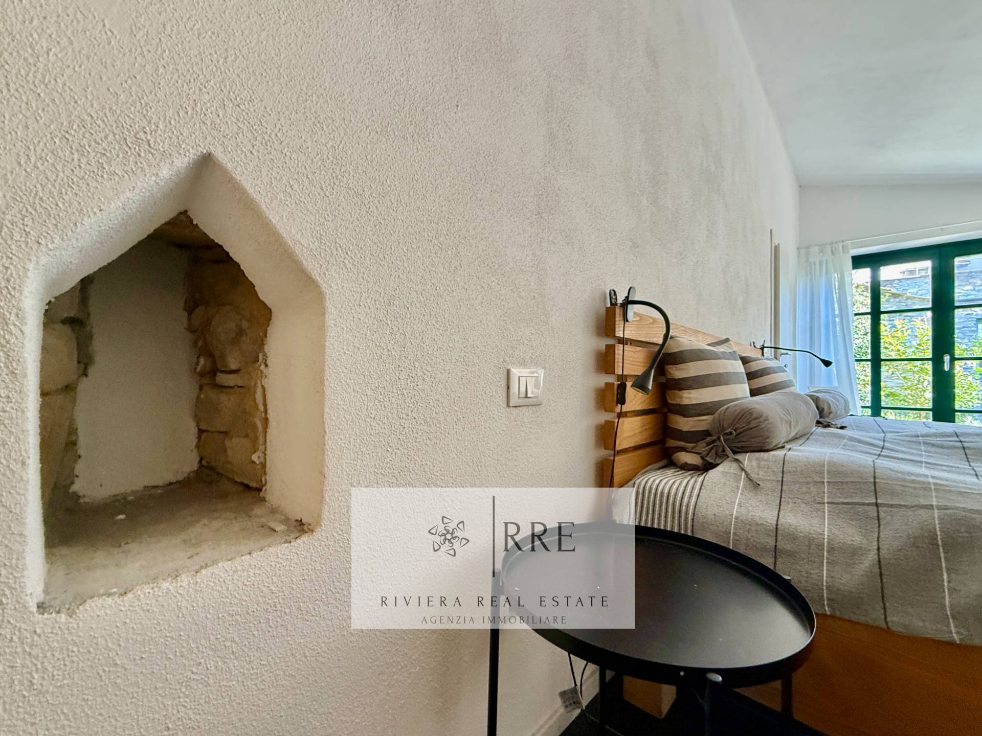 Semi-detached house with terrace overlooking the valley in Aquila d’Arroscia