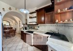 Prestigious historic detached house for sale in Vado