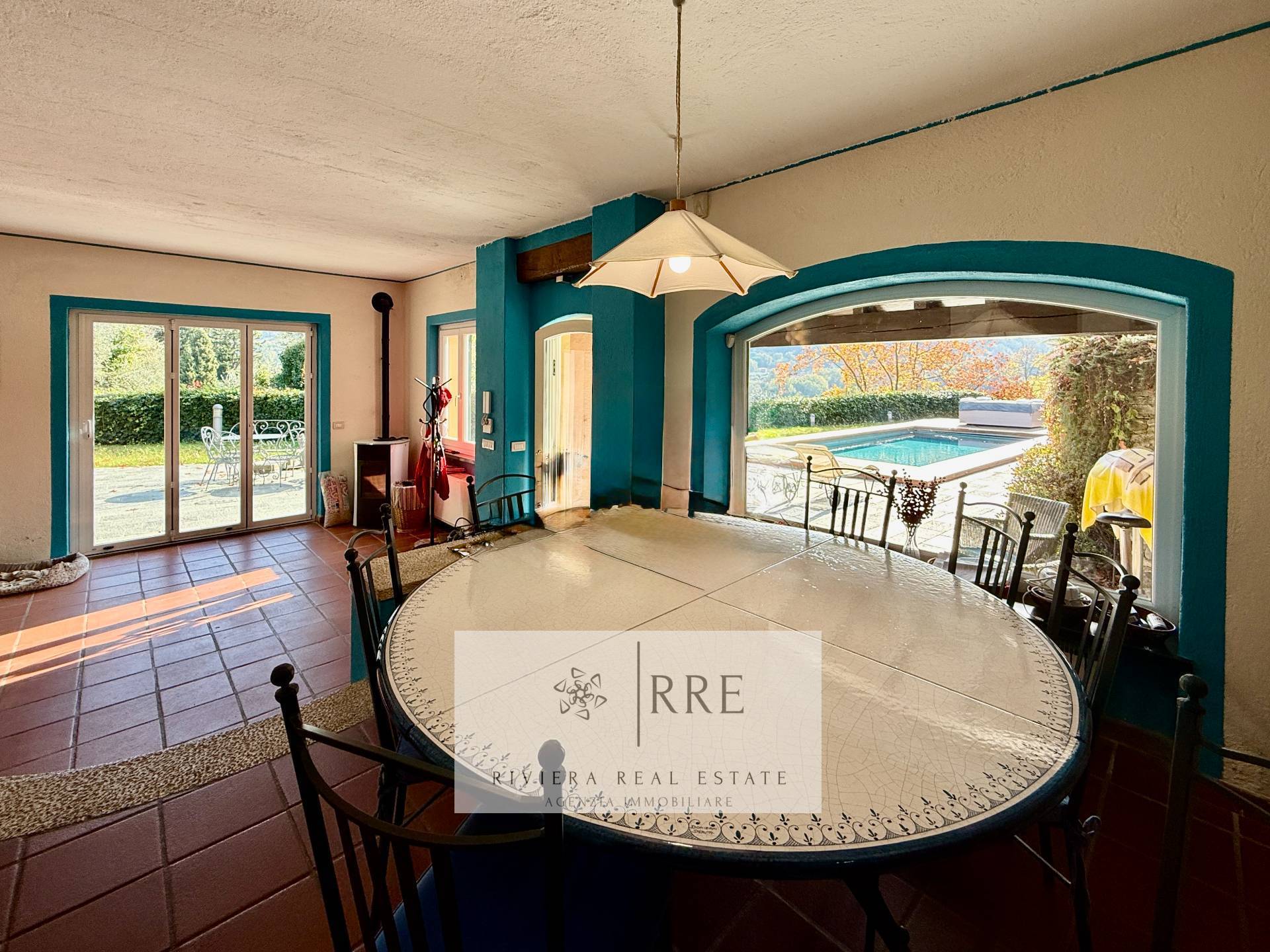 Spectacular villa in Golf Club in Garlenda with Swimmingpool