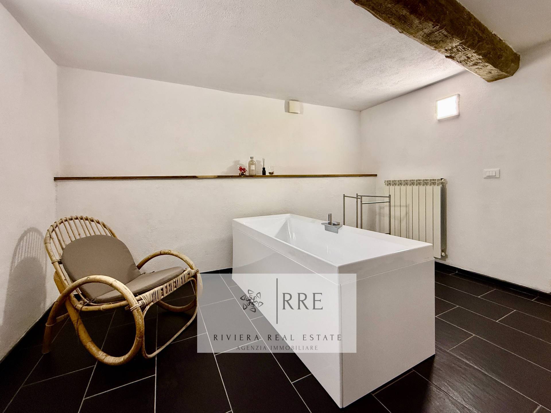 Semi-detached house with terrace overlooking the valley in Aquila d’Arroscia