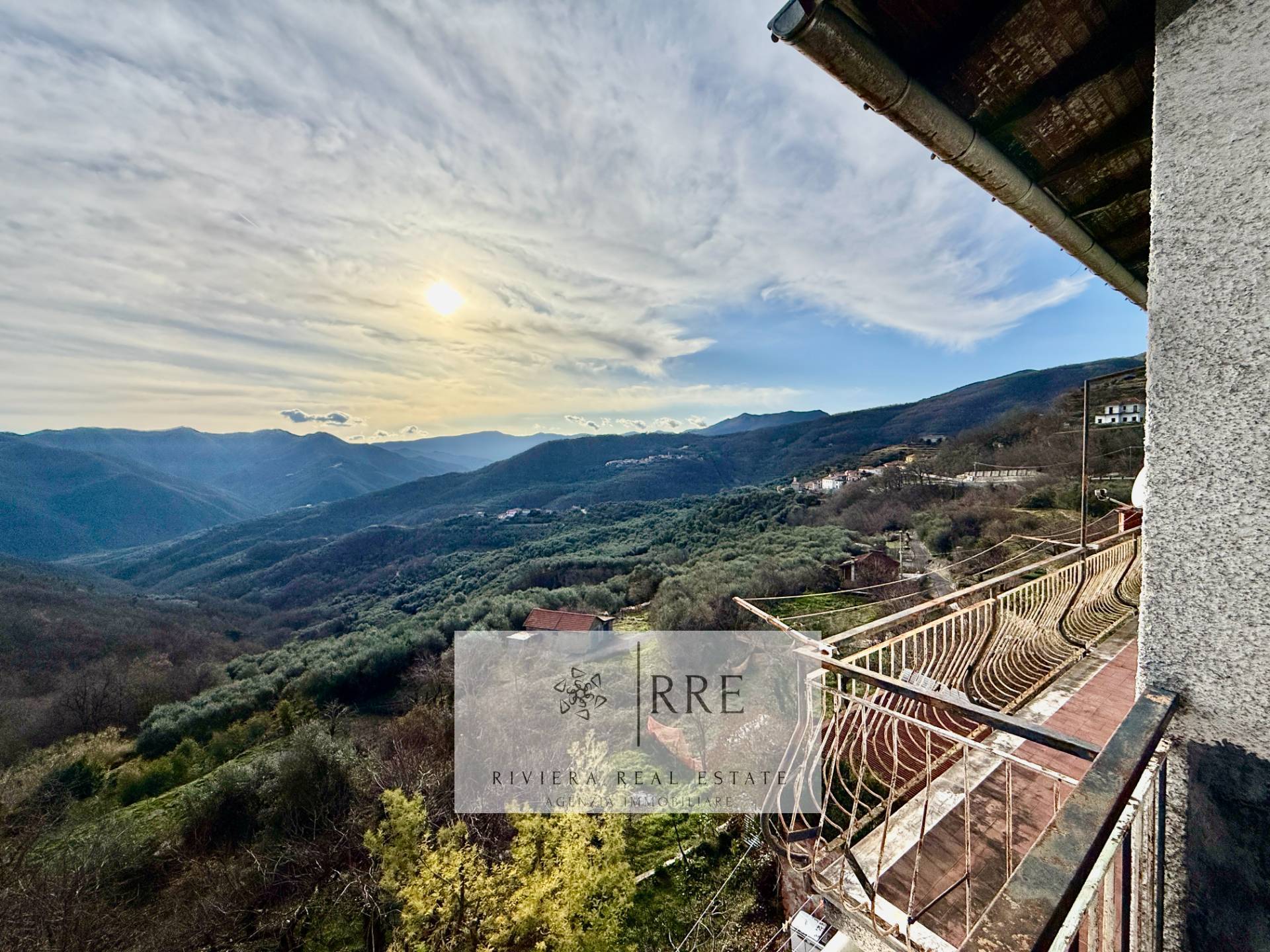 Semi-detached house with breathtaking views for sale in Aquila d’Arroscia