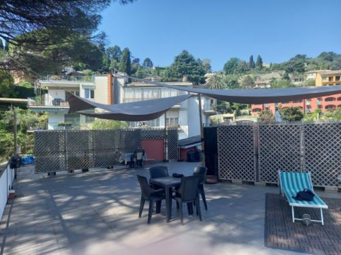Penthouse with sea views of the Gulf of Rapallo, a stone’s throw from the marina and beaches in Rapallo, Via Vespucci