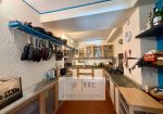 Spectacular villa in Golf Club in Garlenda with Swimmingpool