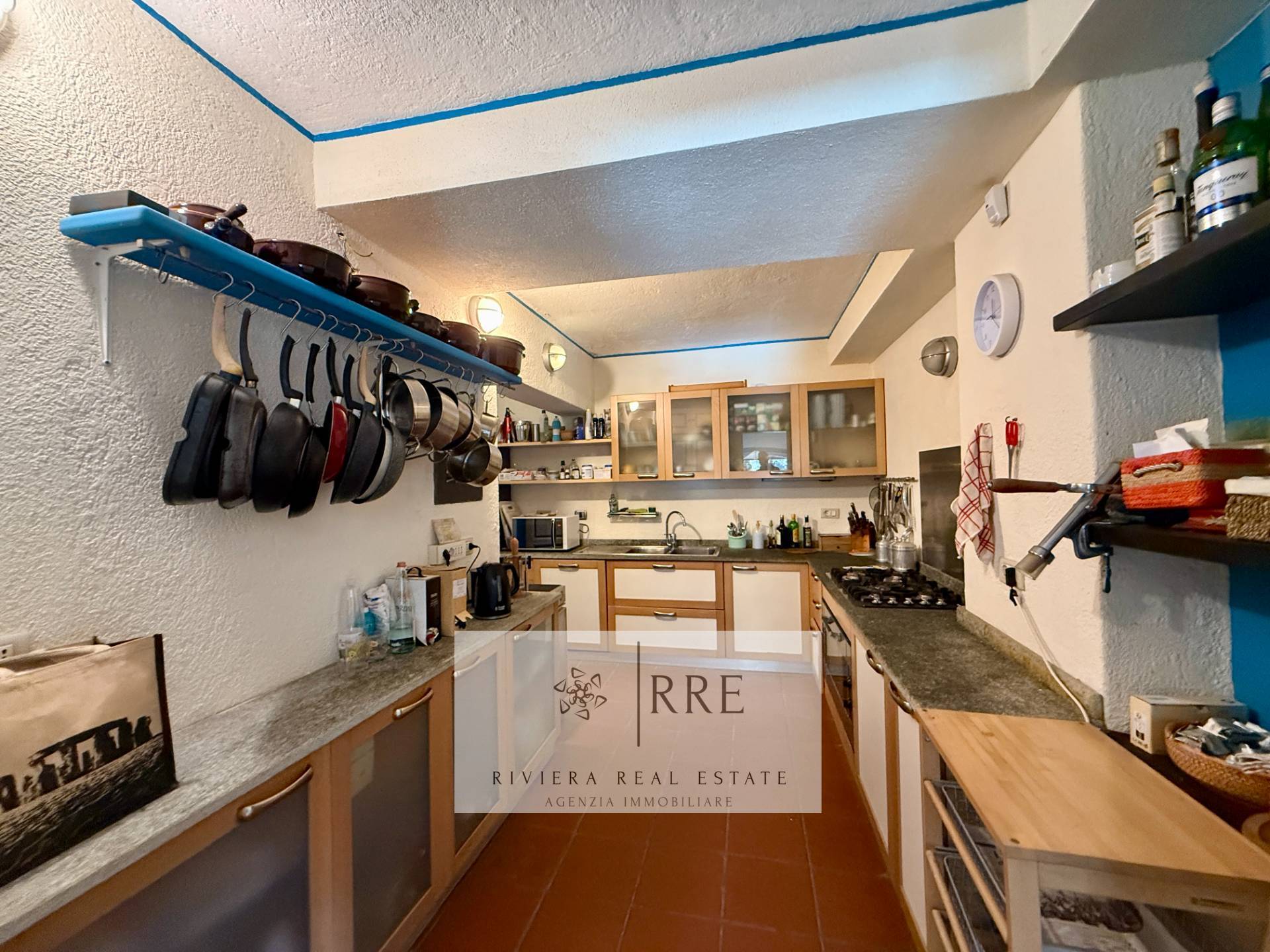 Spectacular villa in Golf Club in Garlenda with Swimmingpool
