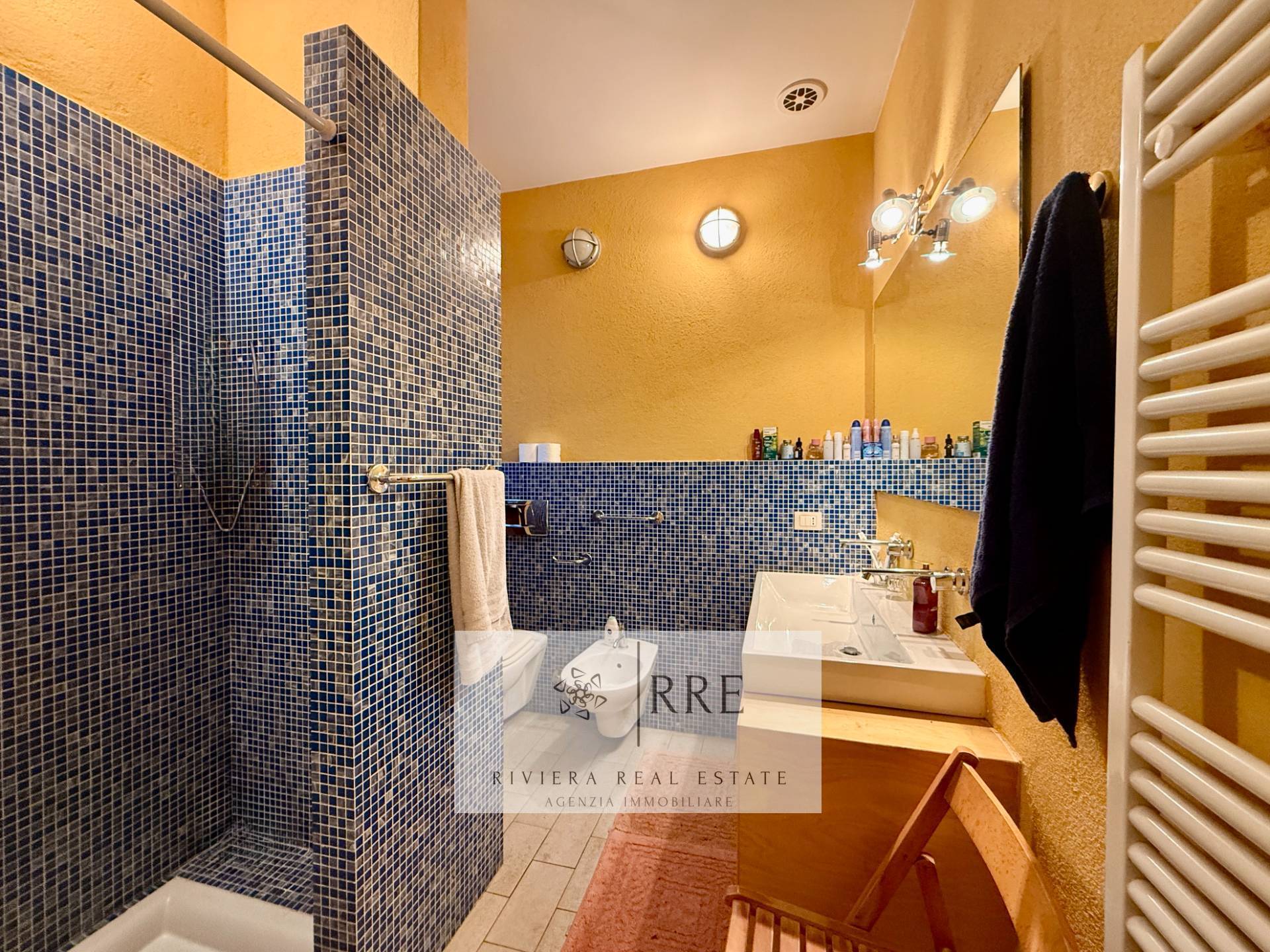 Spectacular villa in Golf Club in Garlenda with Swimmingpool