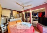 Spectacular villa in Golf Club in Garlenda with Swimmingpool