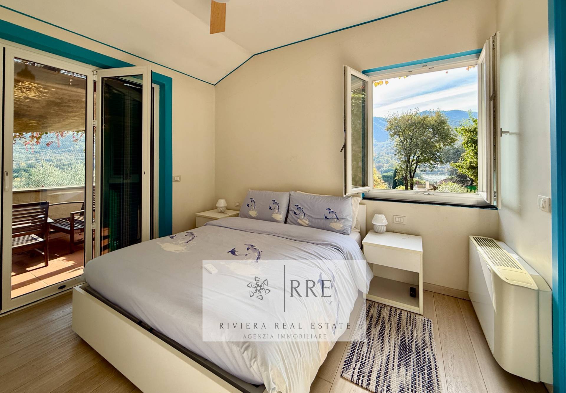 Spectacular villa in Golf Club in Garlenda with Swimmingpool