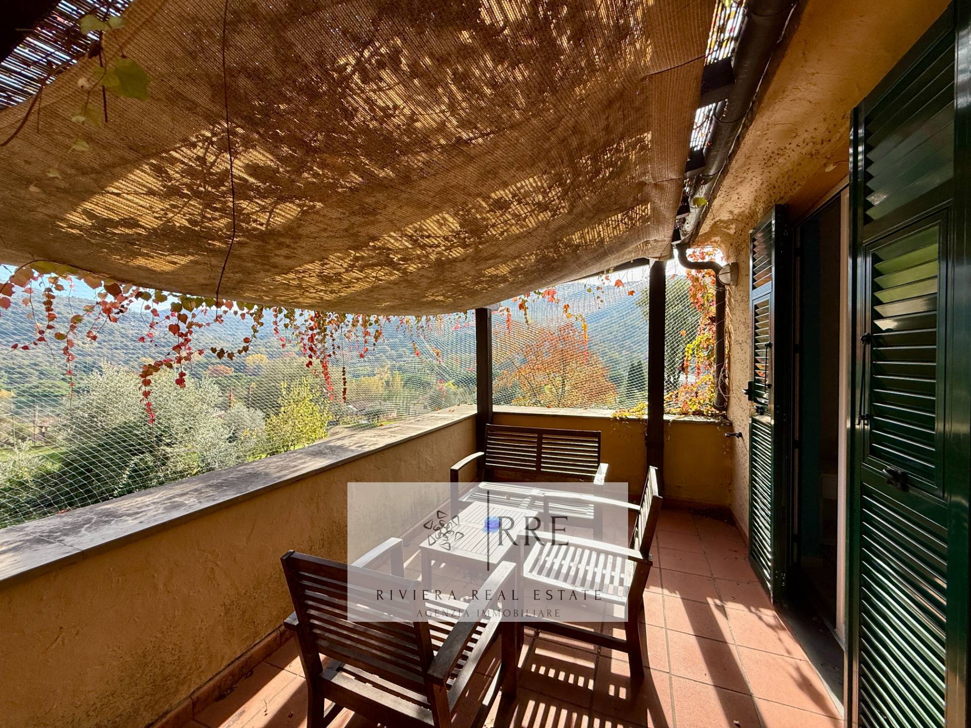 Spectacular villa in Golf Club in Garlenda with Swimmingpool