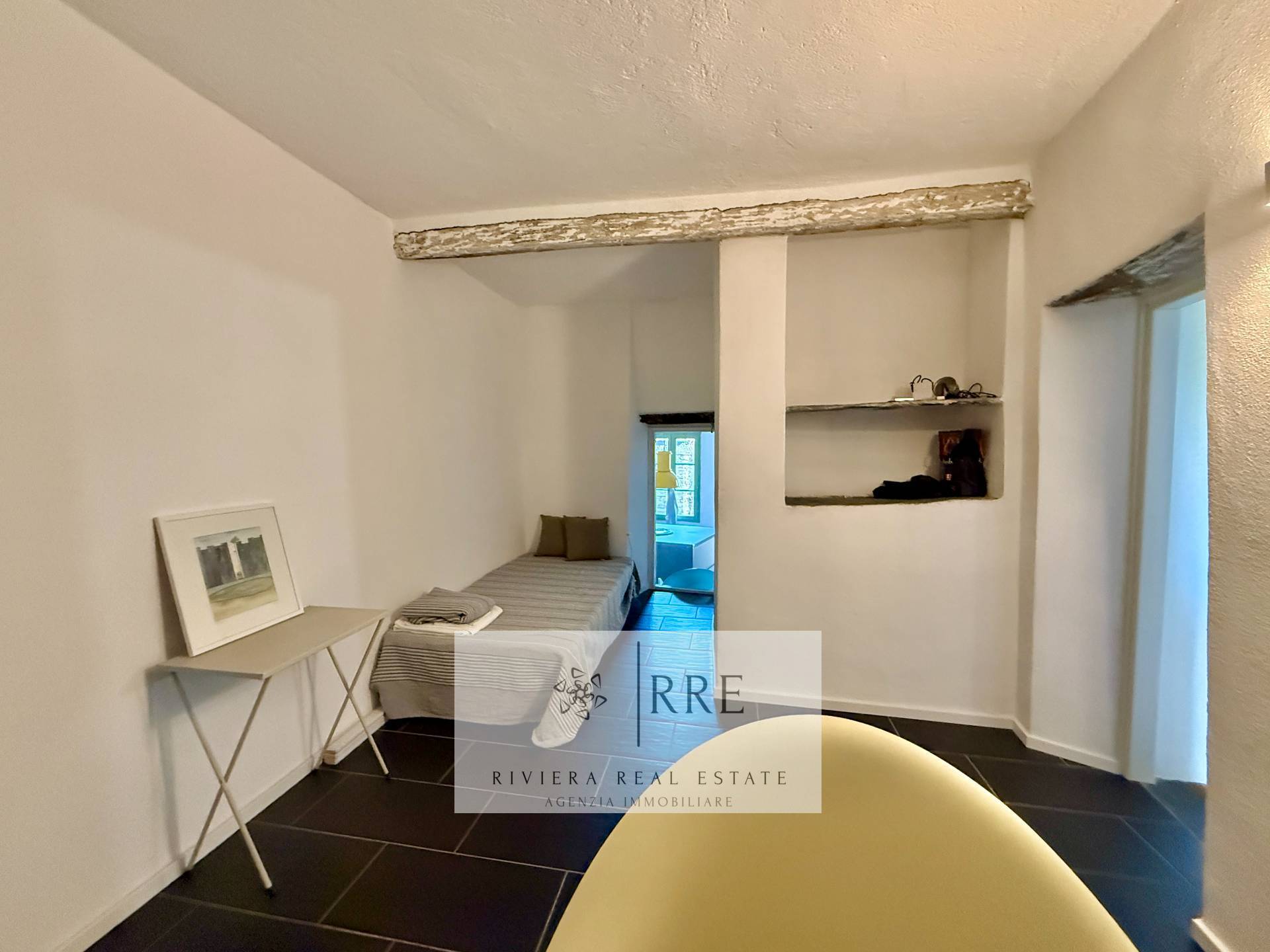 Semi-detached house with terrace overlooking the valley in Aquila d’Arroscia