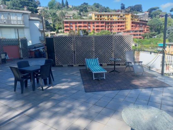 Penthouse with sea views of the Gulf of Rapallo, a stone’s throw from the marina and beaches in Rapallo, Via Vespucci