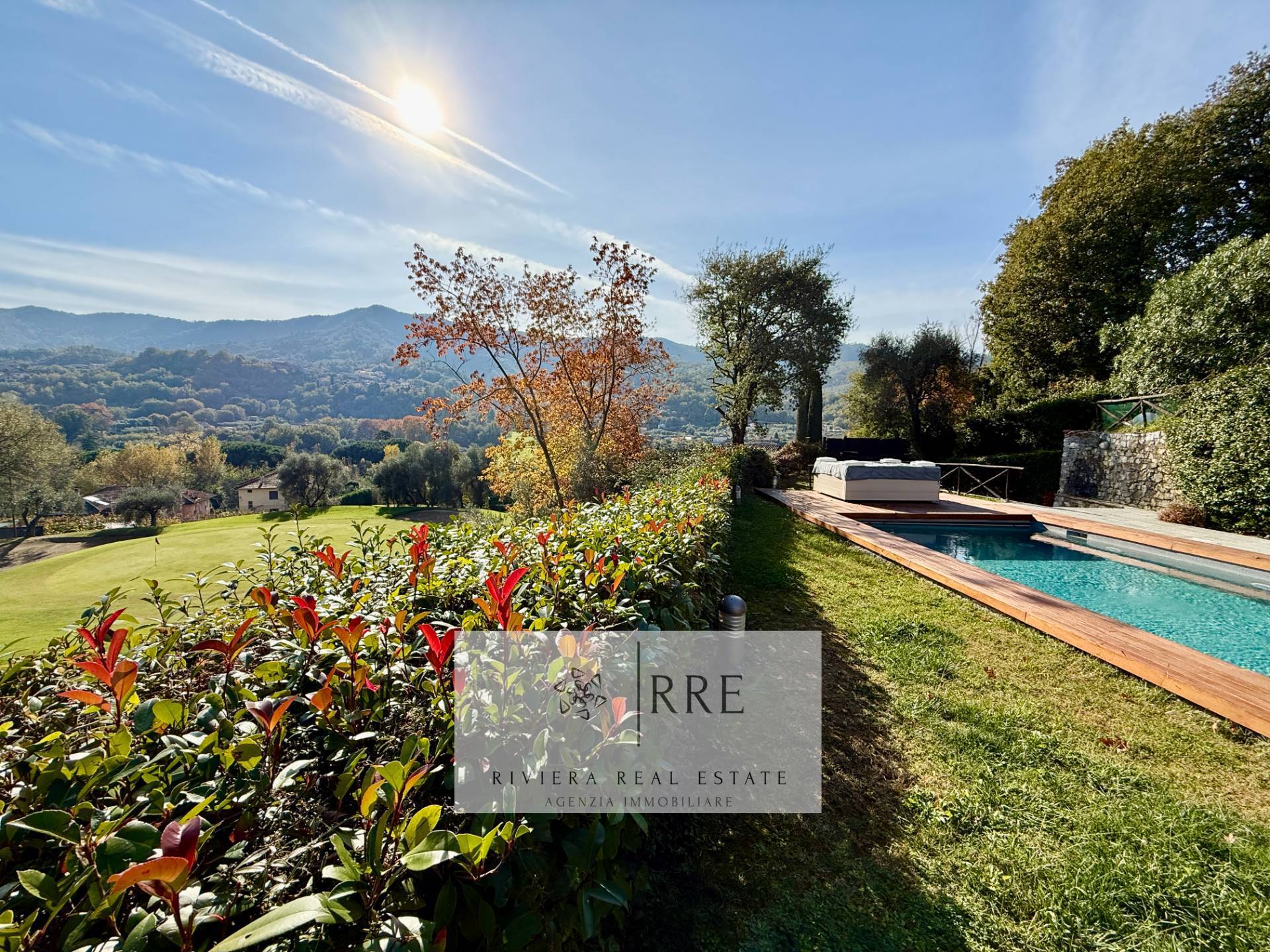 Spectacular villa in Golf Club in Garlenda with Swimmingpool