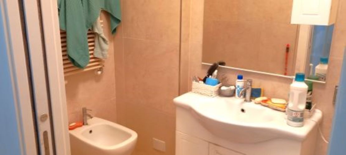 Three-room apartment with the possibility of a third bedroom, completely renovated with high-quality finishes in Rapallo, Via Vespucci