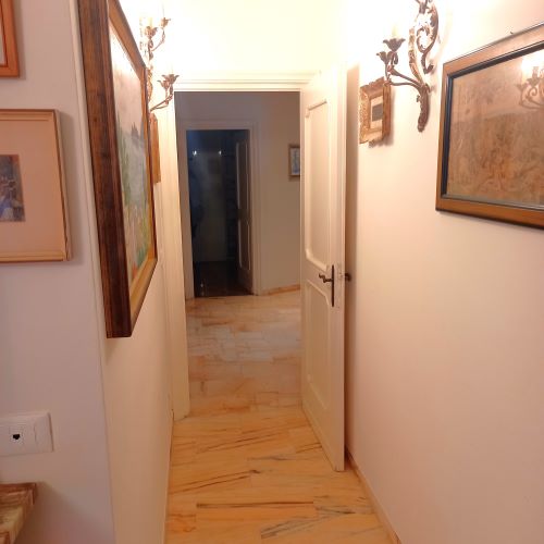 Three-room apartment with the possibility of a third bedroom, completely renovated with high-quality finishes in Rapallo, Via Vespucci