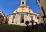 Restored town house with guest apartment and church views