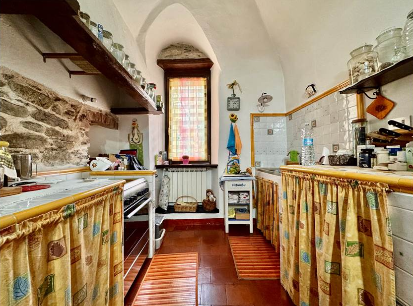 Town house with double terrace and mountain views