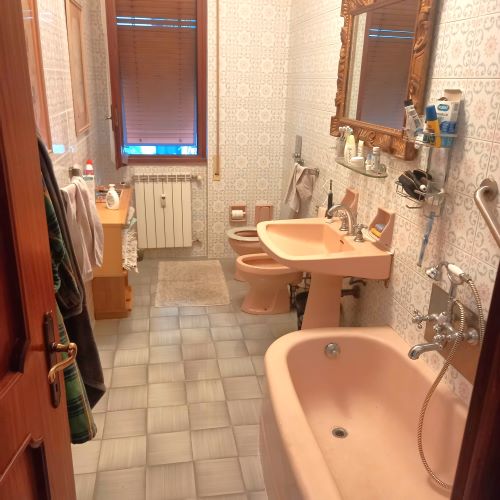Penthouse with sea views of the Gulf of Rapallo, a stone’s throw from the marina and beaches in Rapallo, Via Vespucci