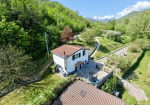 Fully renovated detached house with swimming pool, 9,000 sqm of garden