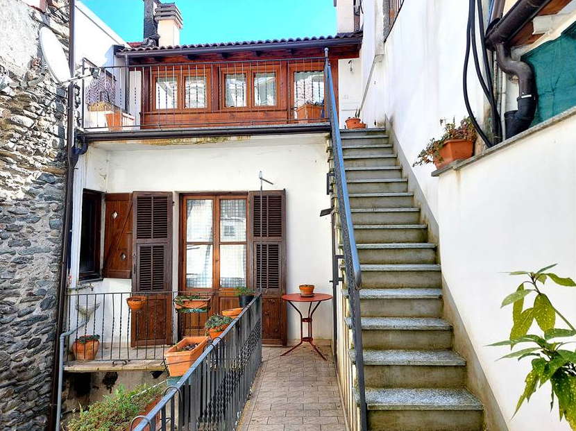 Finely renovated house with terrace