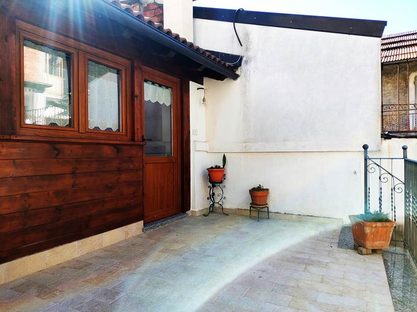 Finely renovated house with terrace
