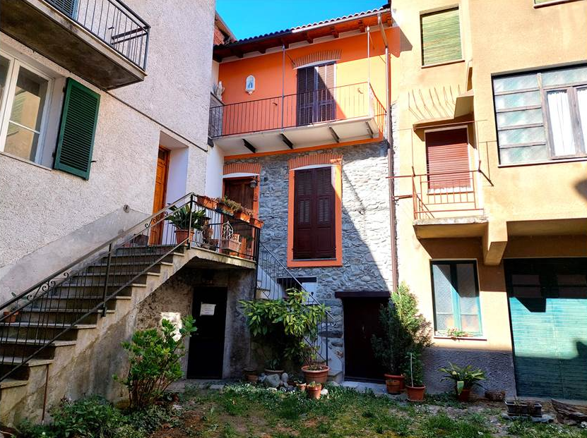 Finely renovated house with terrace