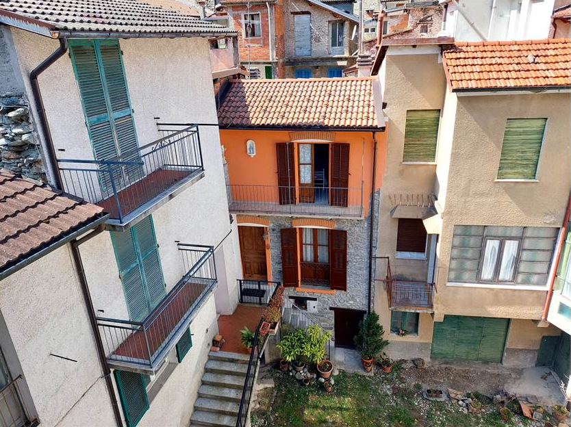Finely renovated house with terrace