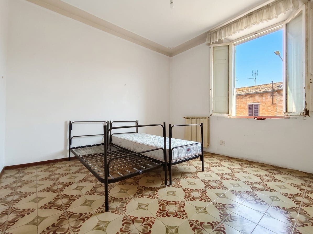 Charmed Townhouse/Villa for Sale in Abbadia di Montepulciano (SI), Tuscany