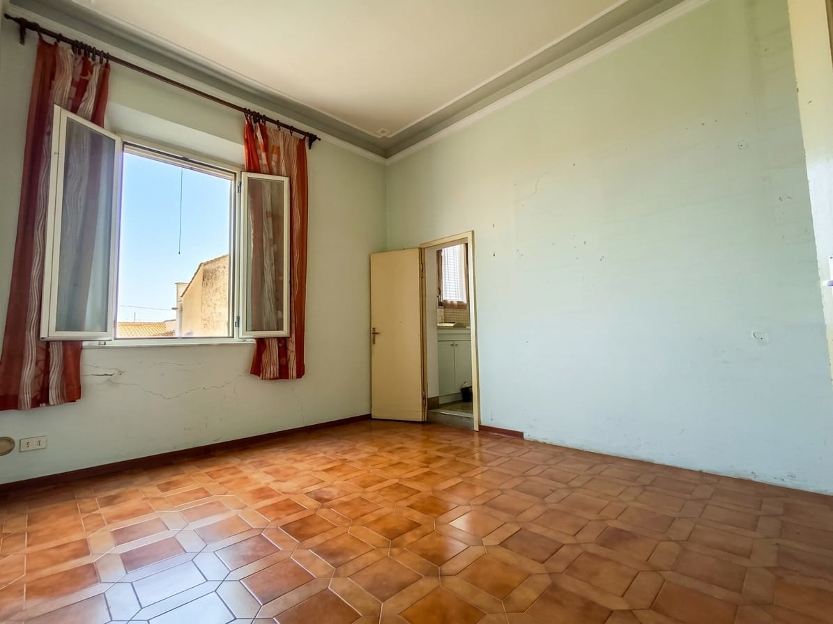 Charmed Townhouse/Villa for Sale in Abbadia di Montepulciano (SI), Tuscany