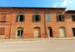Charmed Townhouse/Villa for Sale in Abbadia di Montepulciano (SI), Tuscany