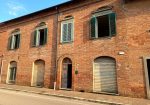 Charmed Townhouse/Villa for Sale in Abbadia di Montepulciano (SI), Tuscany