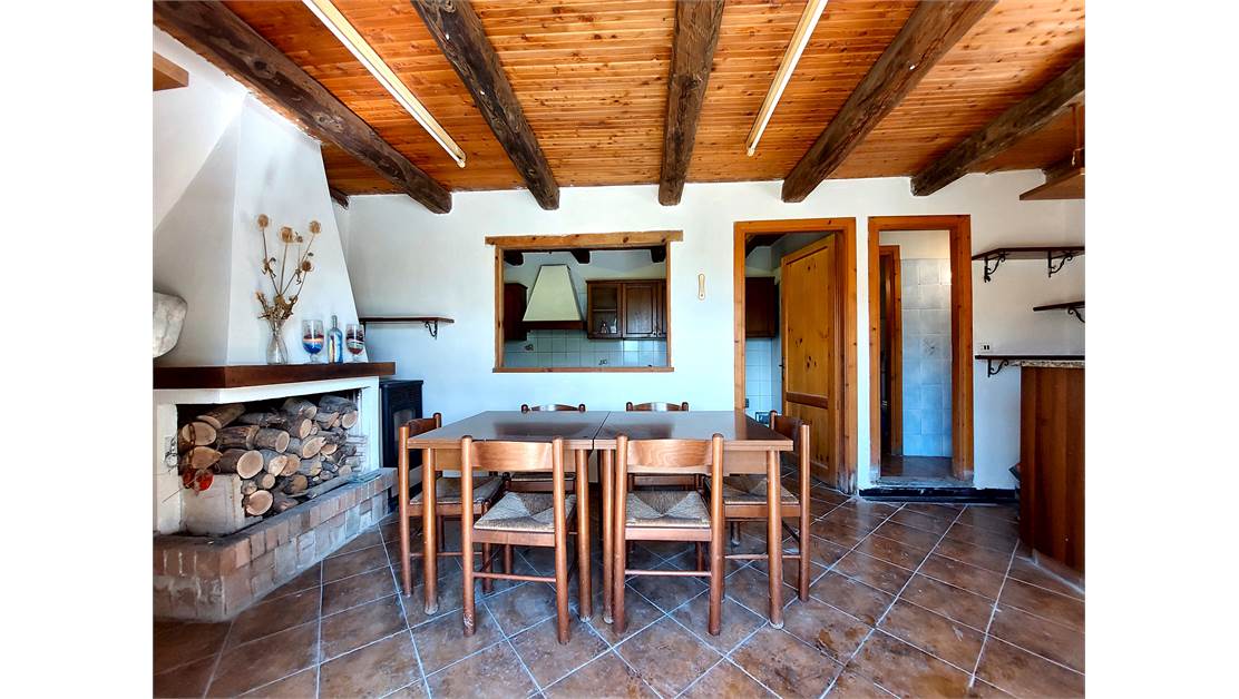 Typical local mountain house, isolated and with private surrounding land