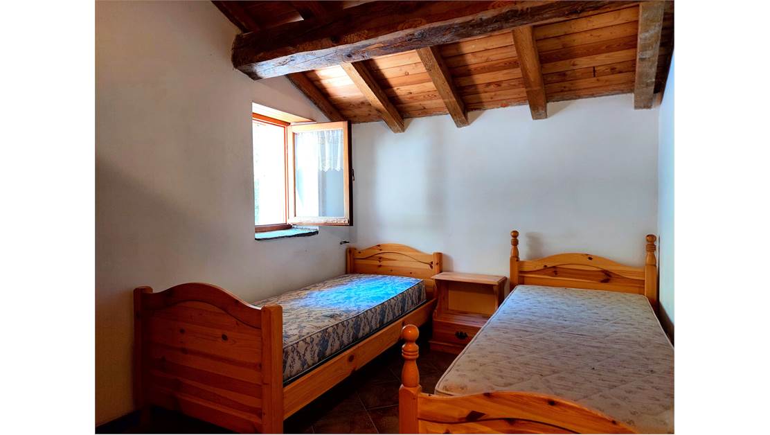 Typical local mountain house, isolated and with private surrounding land