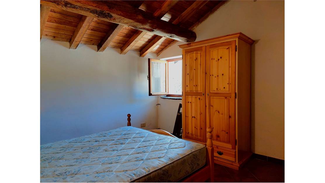 Typical local mountain house, isolated and with private surrounding land