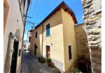 Entire building divided into four apartments and 15 km from Imperia