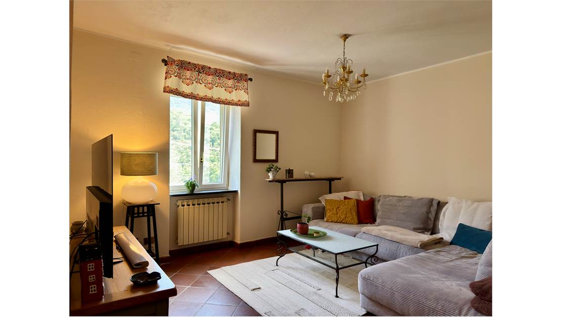 Two-story independent apartment with driveway courtyard, garden.