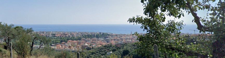 Villa  with seaview with pool and garden for sale in Chiavari in the Liguria region, Italy.